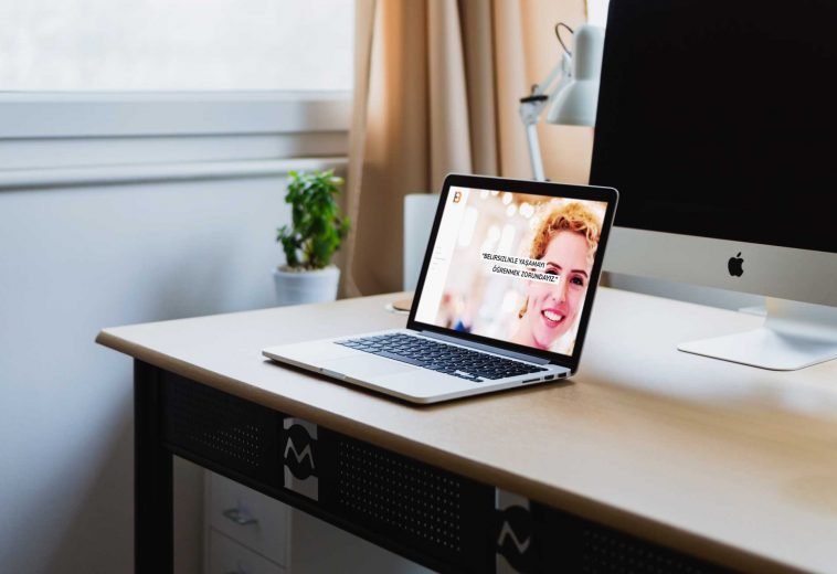 Psychotherapist Esra Bayraktar